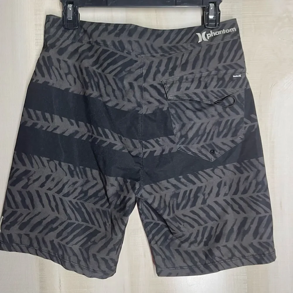 Hurley black and gray swim trunks board shorts,‎ size 28